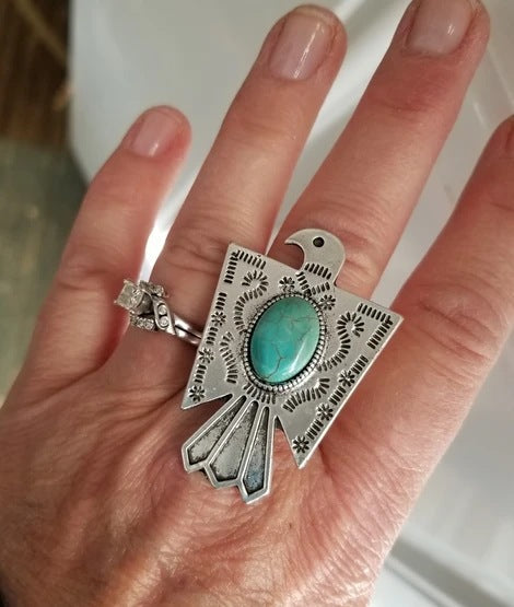 Classic Silver Ring with Timeless Appeal