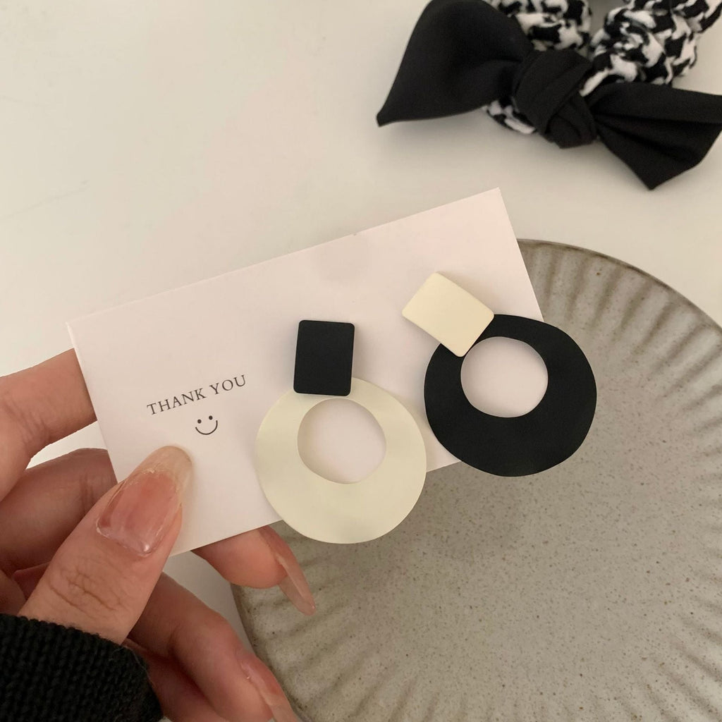 Classic Earring with Timeless Appeal