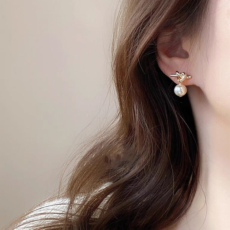 Charming Pearl Earring for Any Occasion