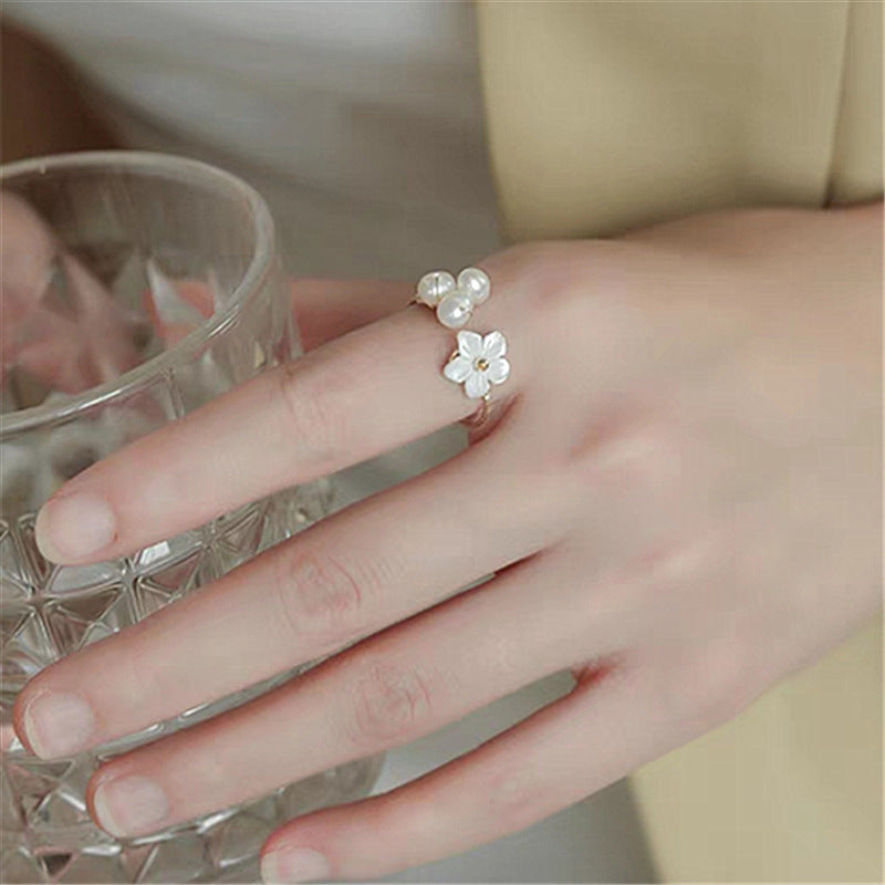 Classic Pearl Ring with Timeless Appeal