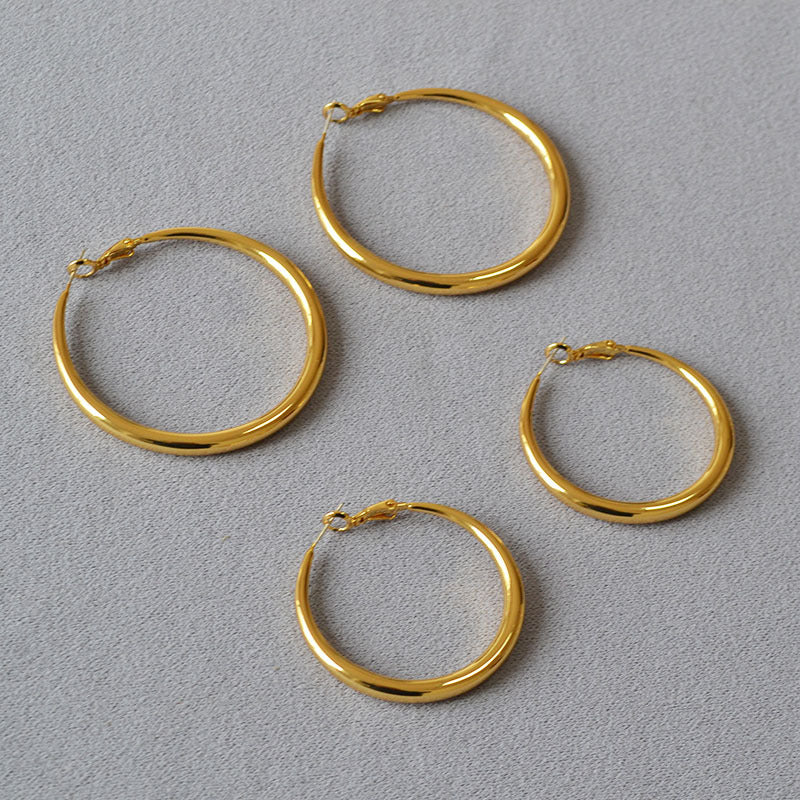 Romantic Silver Earring for Special Moments