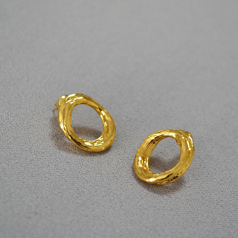 Beautiful Gold Earring with Unique Style