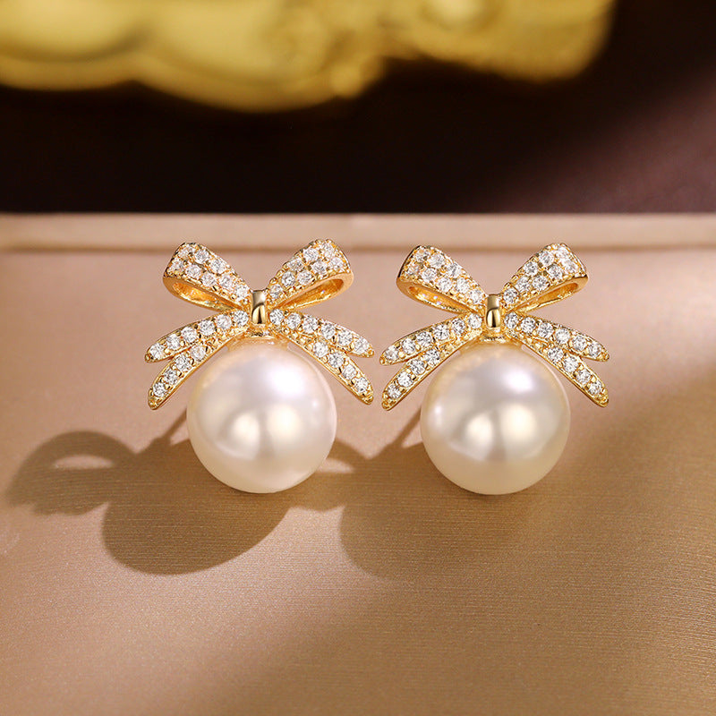 Beautiful Pearl Earring with Unique Style