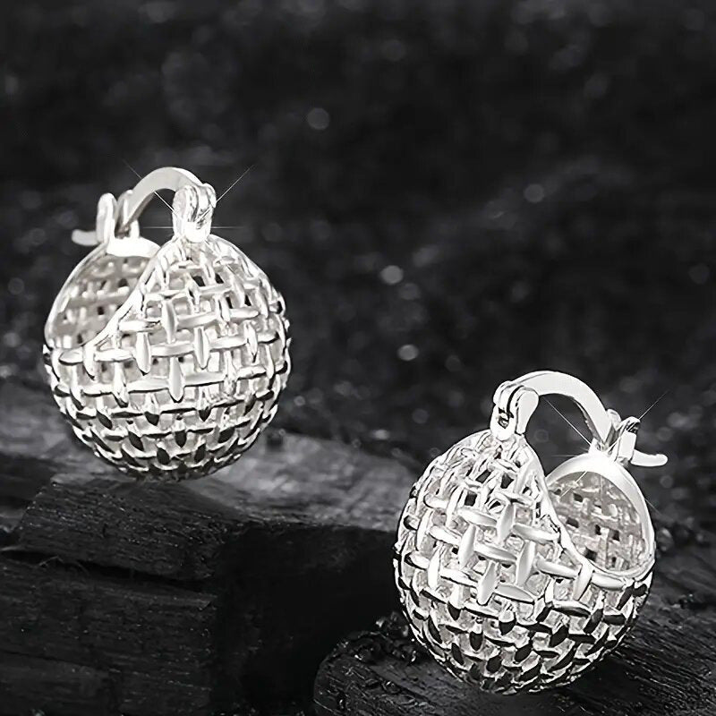 Charming Piece for Any Occasion