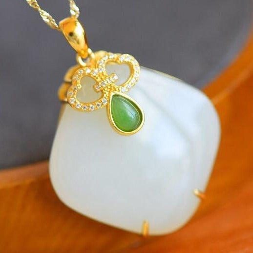 Romantic Silver Necklace for Special Moments