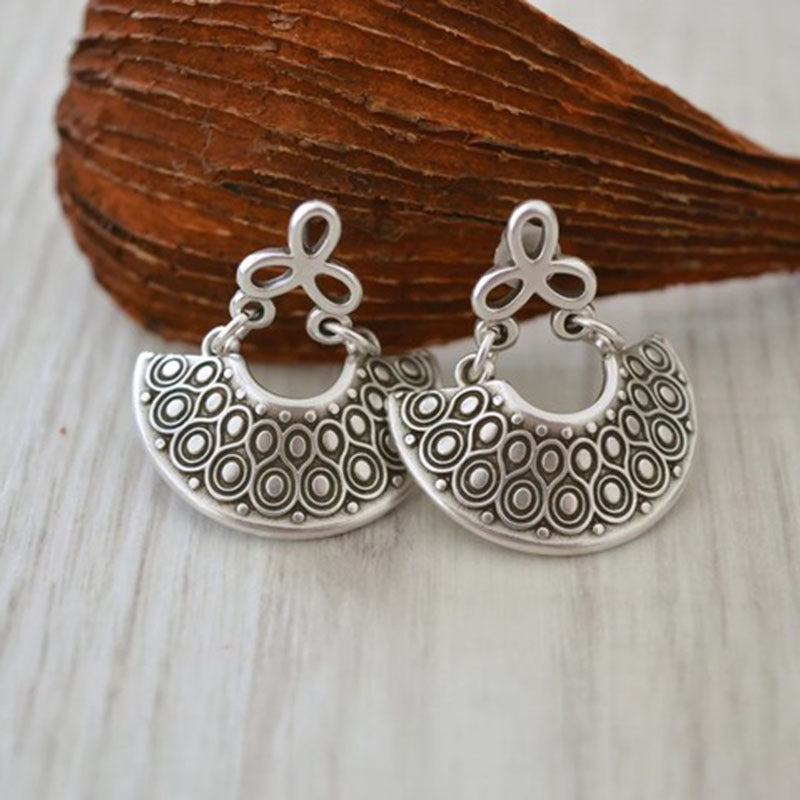 Charming Earring for Any Occasion