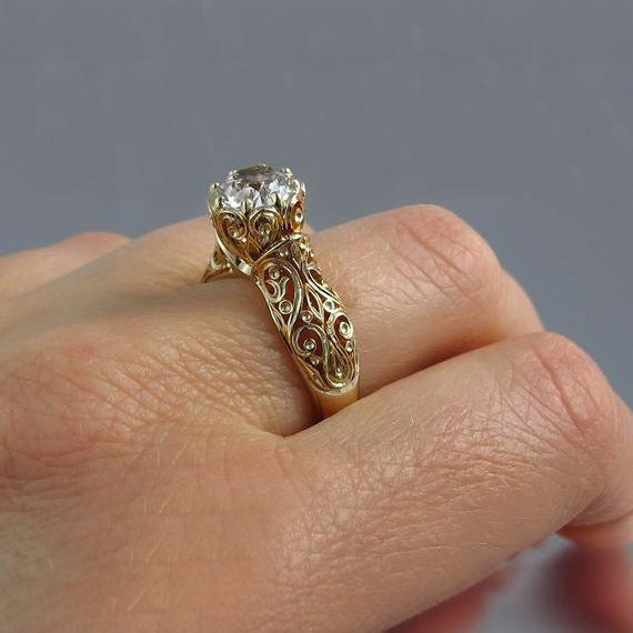 Charming Gold Ring for Any Occasion