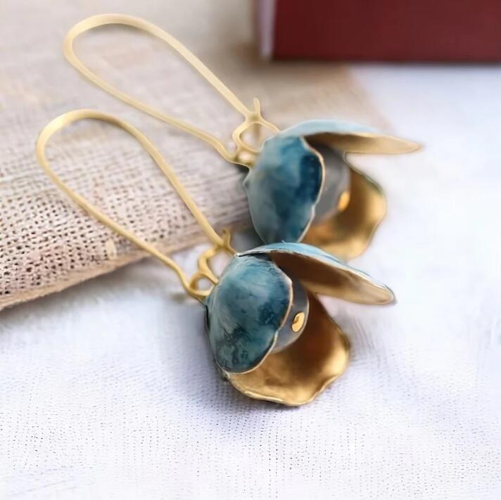 Vintage Handmade Gold Earring