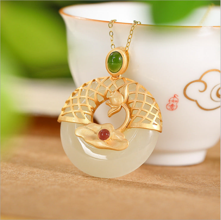 Romantic Silver Necklace for Special Moments