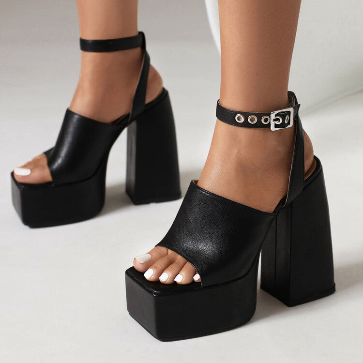 Chic Orthopedic Sandals with Unique Design