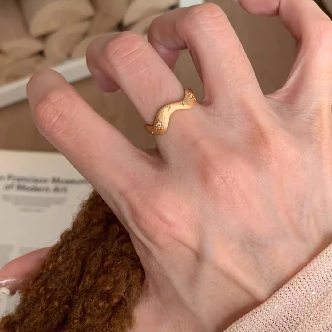 Charming Gold Ring for Any Occasion
