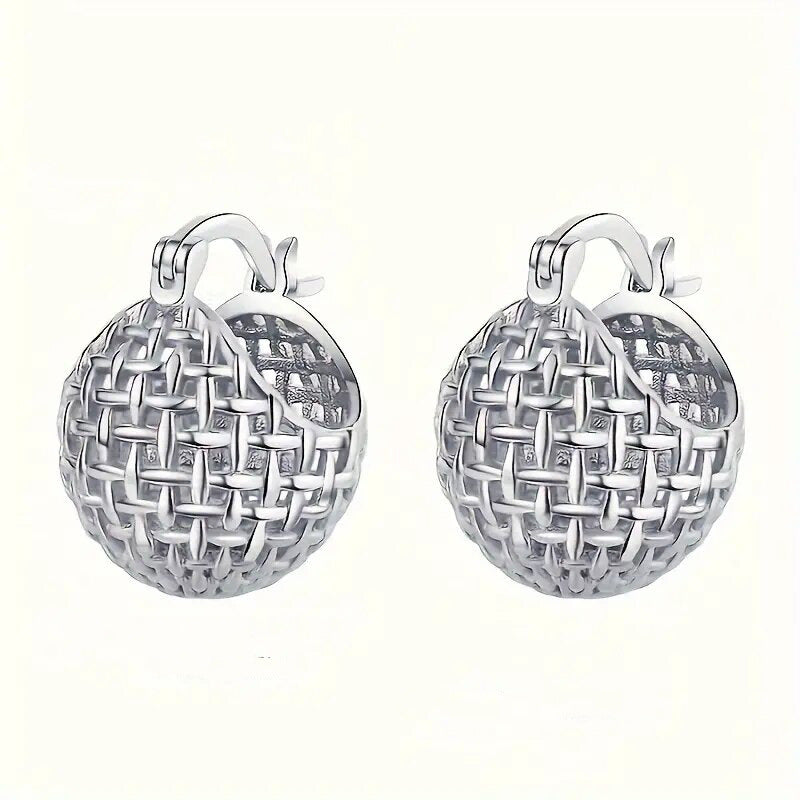 Charming Piece for Any Occasion