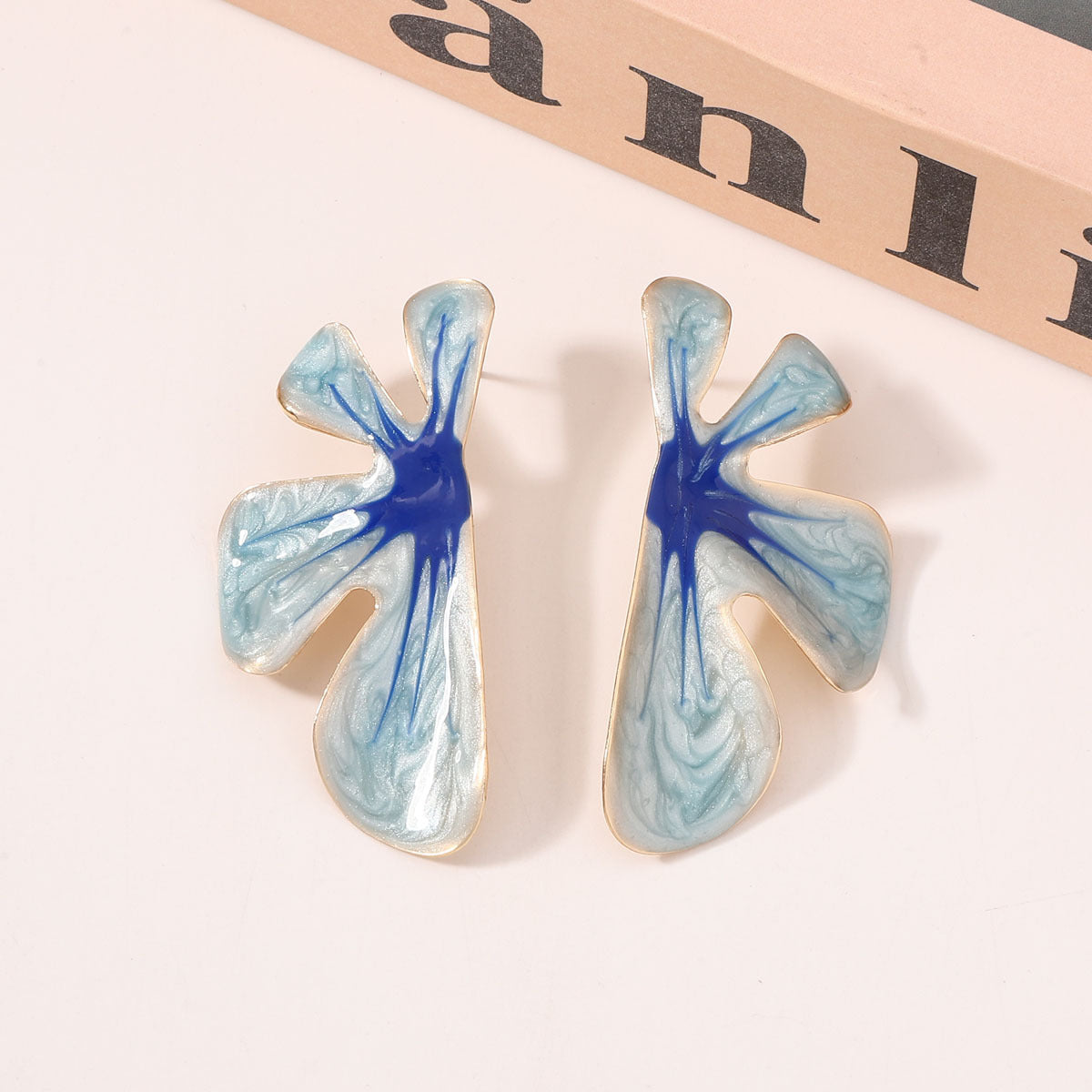 Beautiful Gold Earring with Unique Style