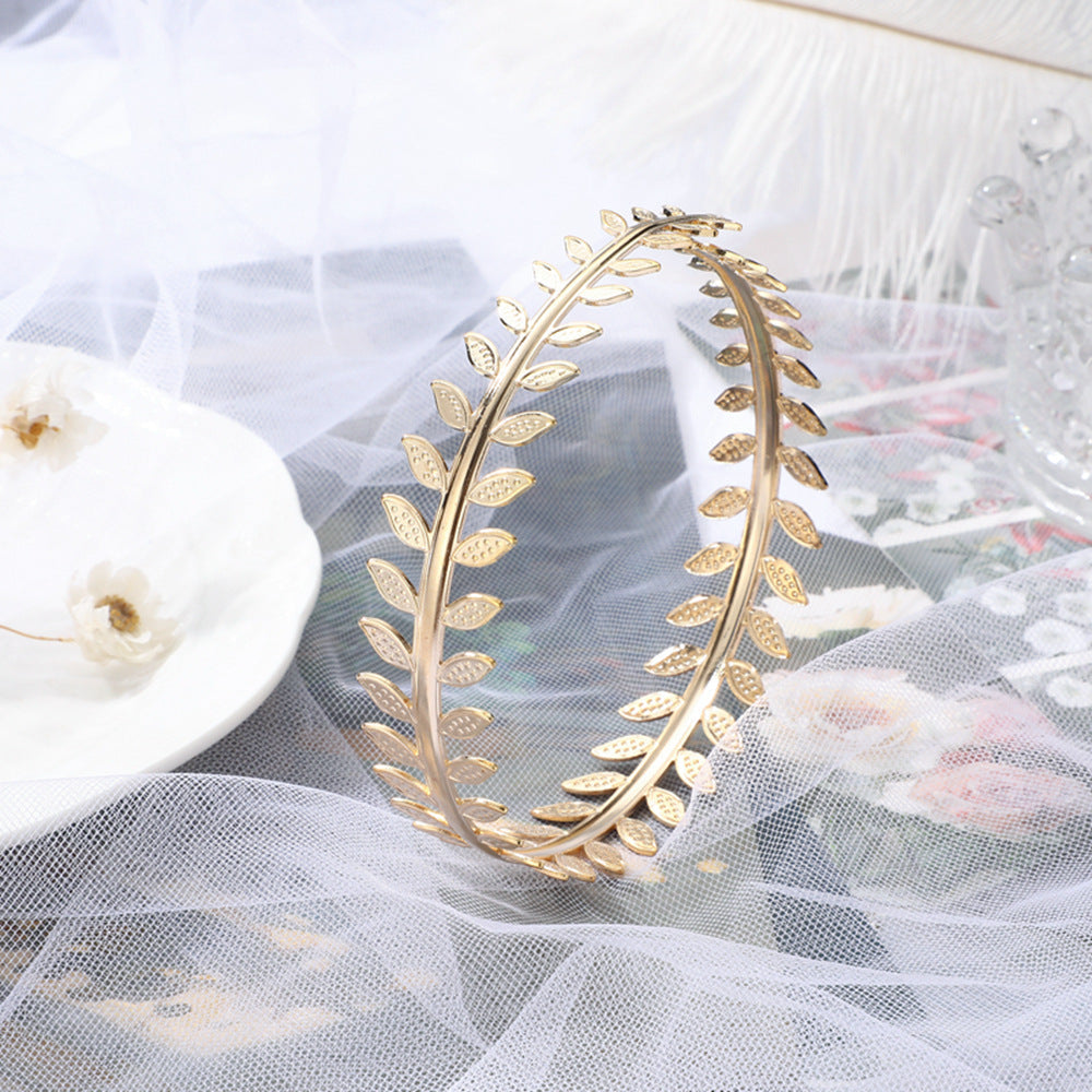 Stunning Gold Bracelet for Daily Wear