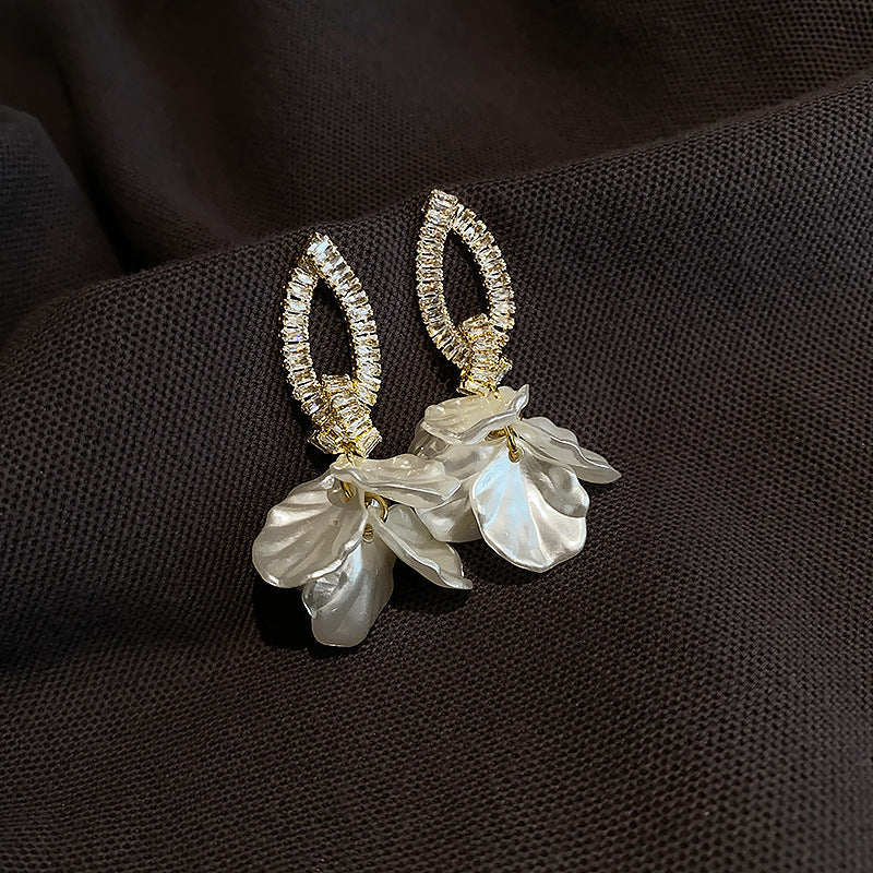 Classic Earring with Timeless Appeal