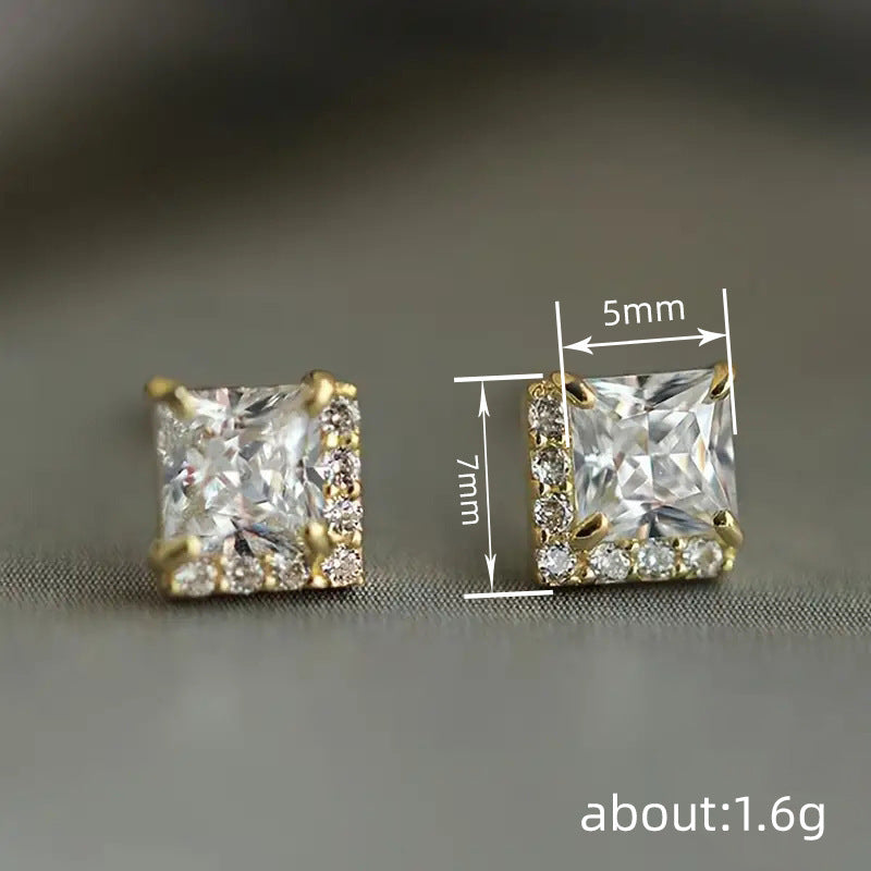 Stunning Earring for Daily Wear
