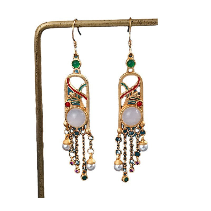 Classic Gold Earring with Timeless Appeal
