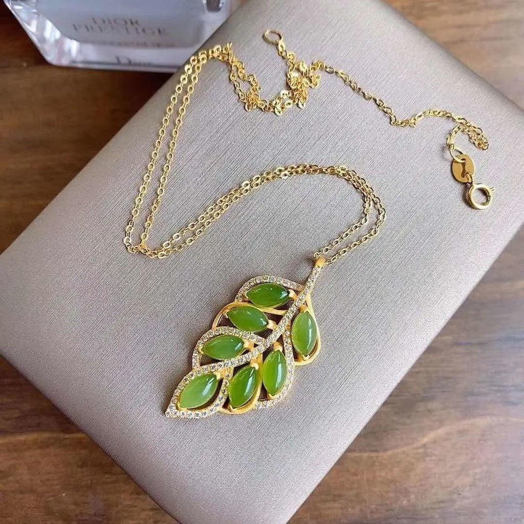 Charming Gold Necklace for Any Occasion