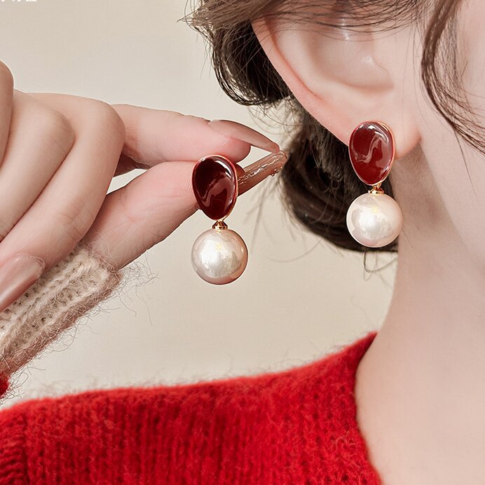 Stunning Pearl Earring for Daily Wear