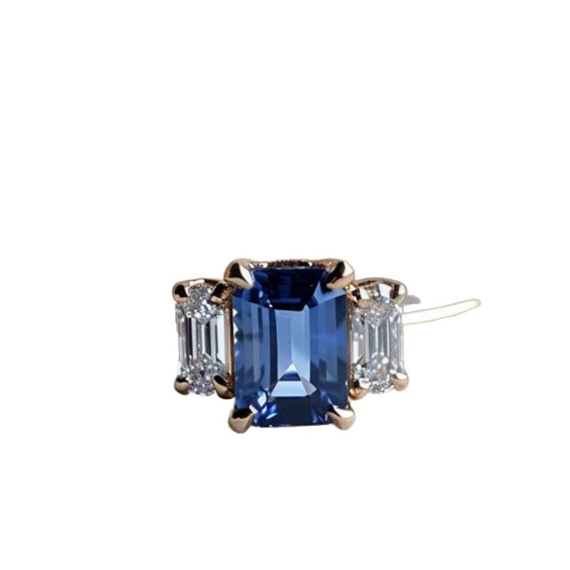 Stunning Gold Ring for Daily Wear