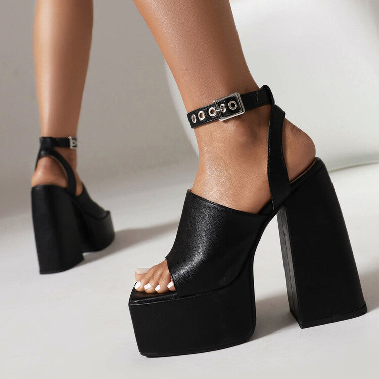 Chic Orthopedic Sandals with Unique Design
