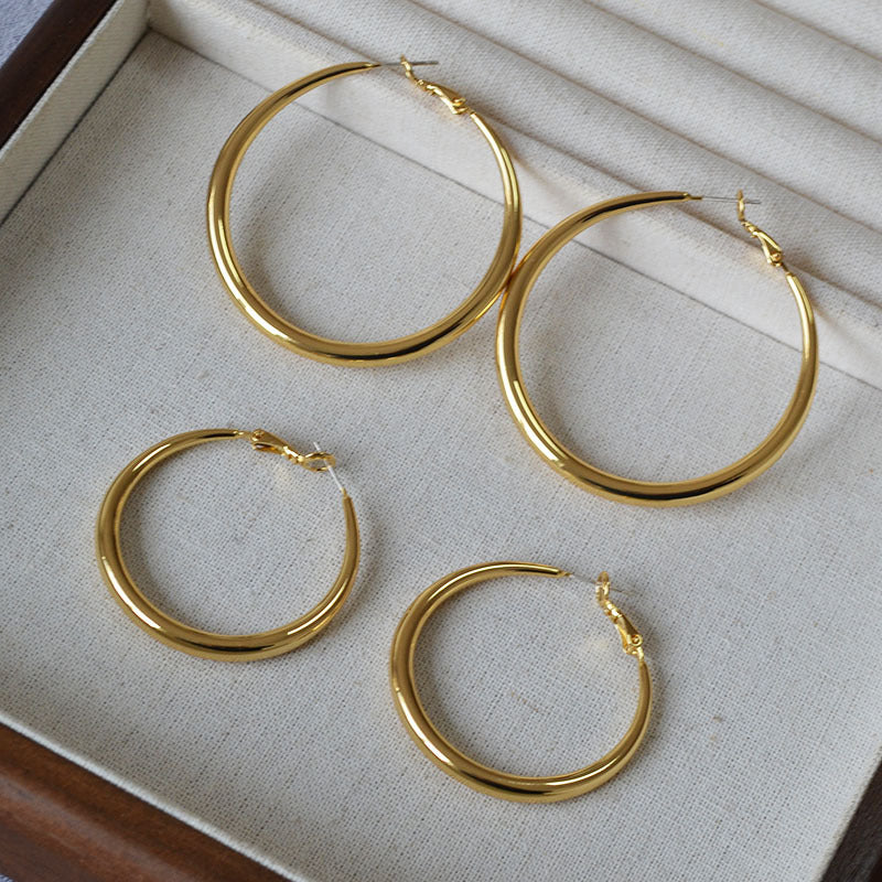 Romantic Silver Earring for Special Moments