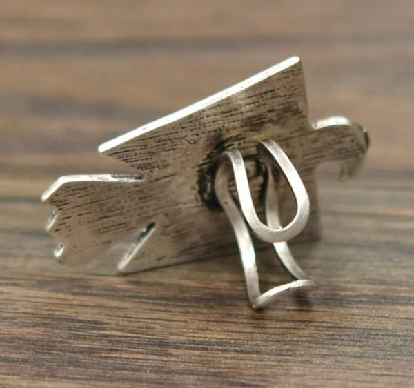 Classic Silver Ring with Timeless Appeal