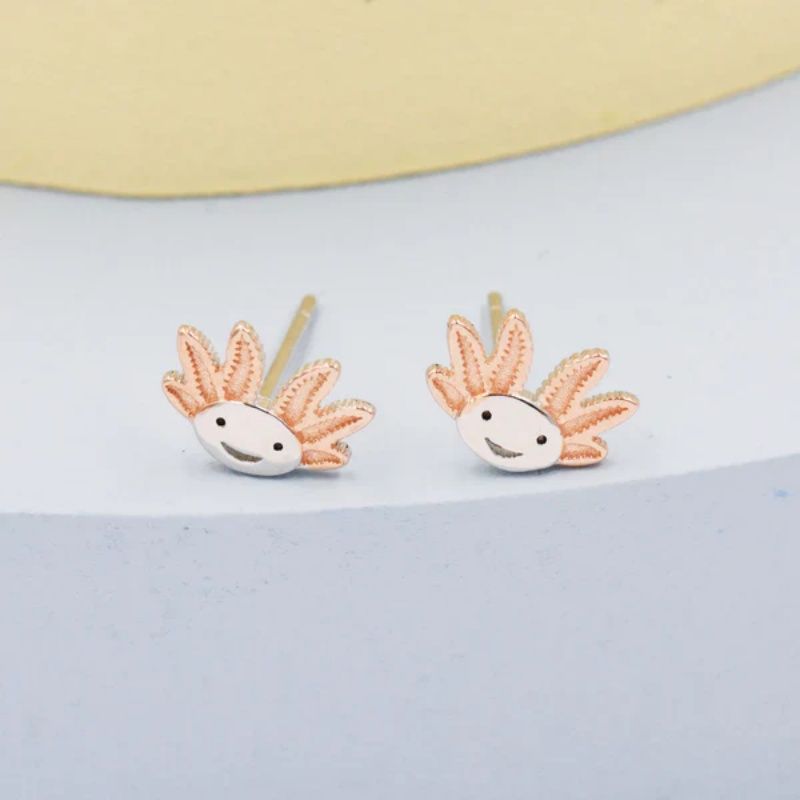 Classic Gold Earring with Timeless Appeal
