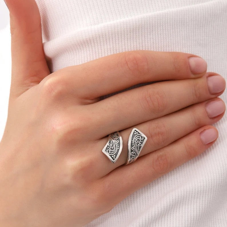 Stunning Silver Ring for Daily Wear