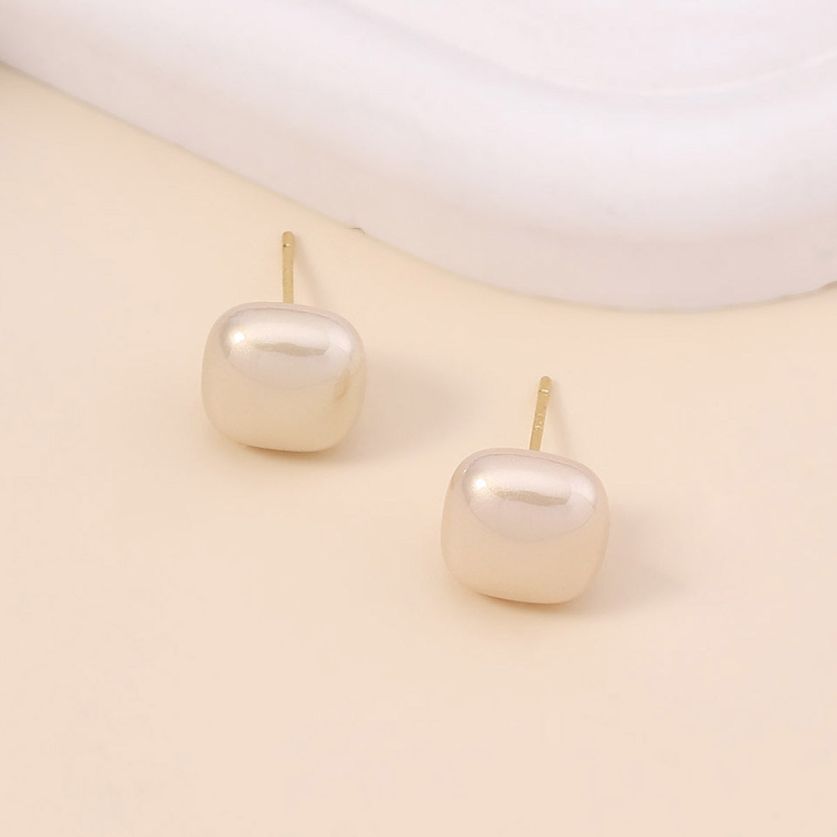 Elegant Pearl Earring for Every Occasion