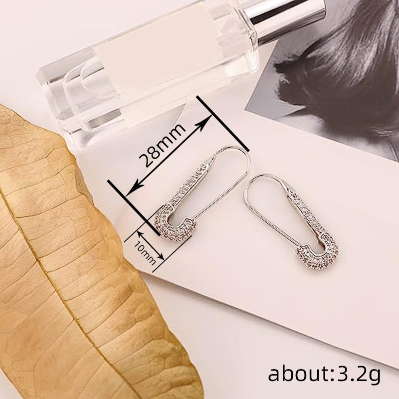Charming Earring for Any Occasion