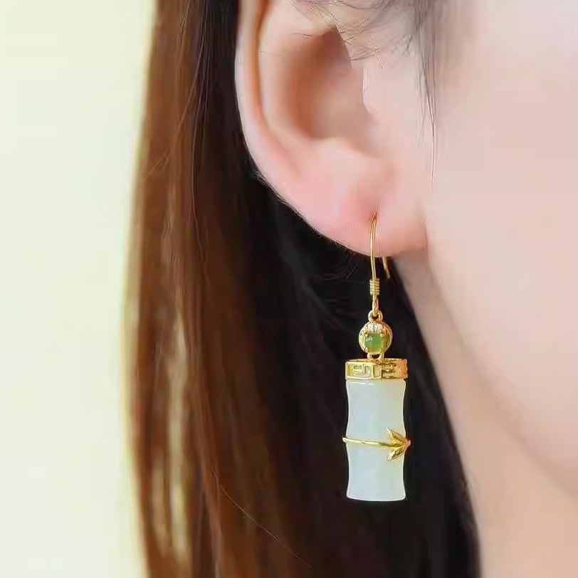 Charming Silver Earring for Any Occasion
