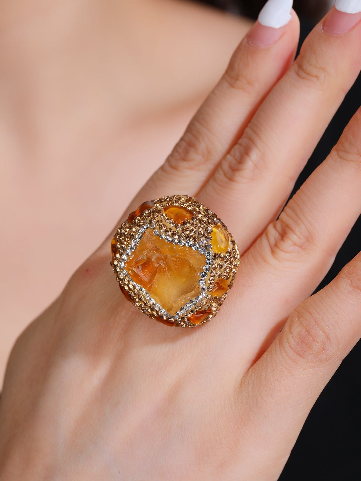 Charming Gold Ring for Any Occasion