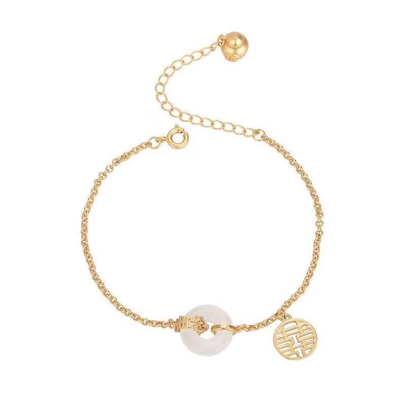 Romantic Gold Bracelet for Special Moments