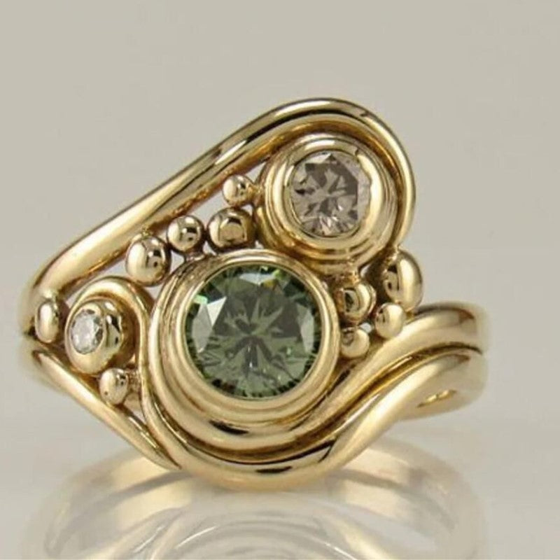 Classic Gold Ring with Timeless Appeal