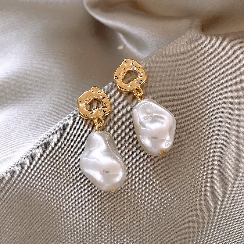 Charming Pearl Earring for Any Occasion