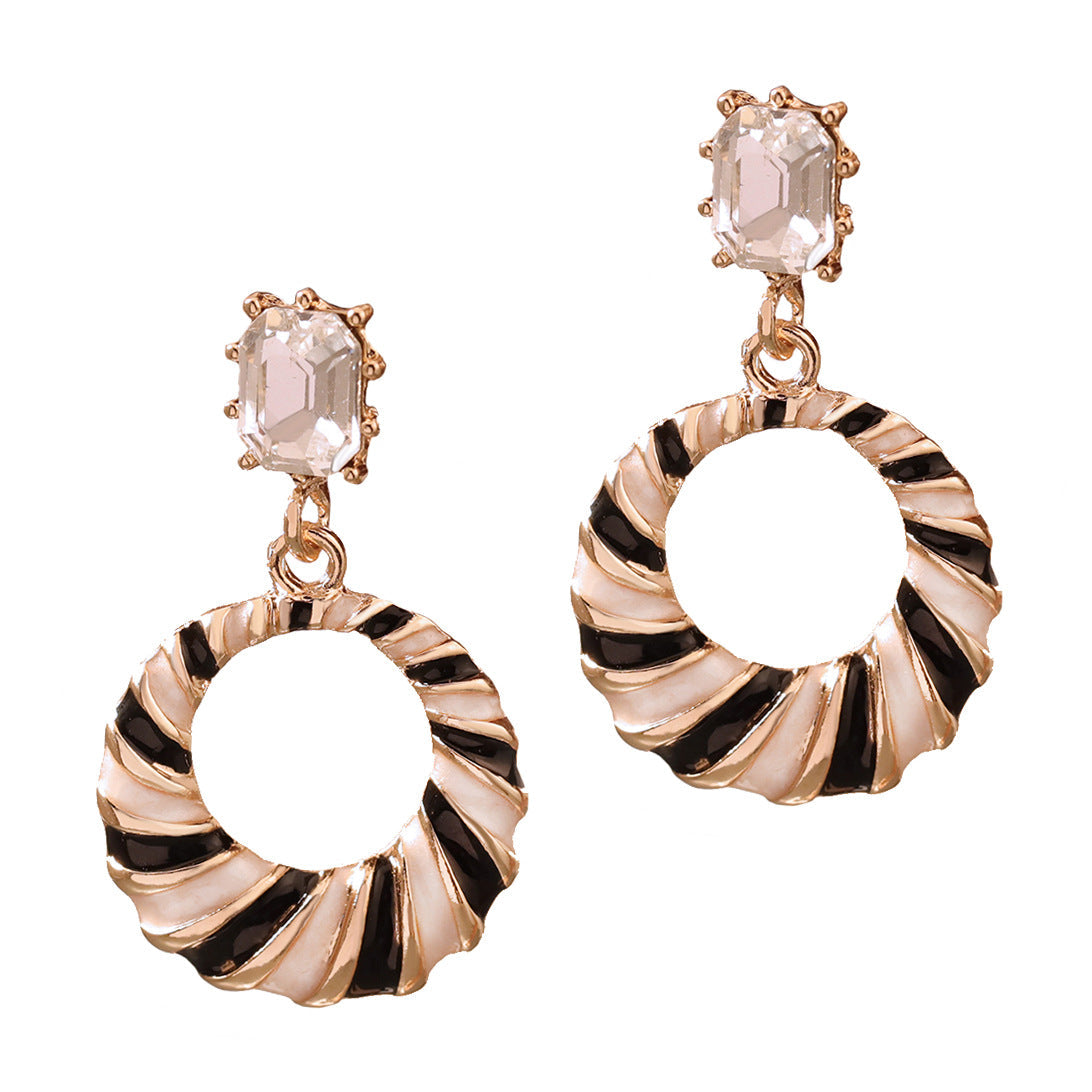 Classic Earring with Timeless Appeal