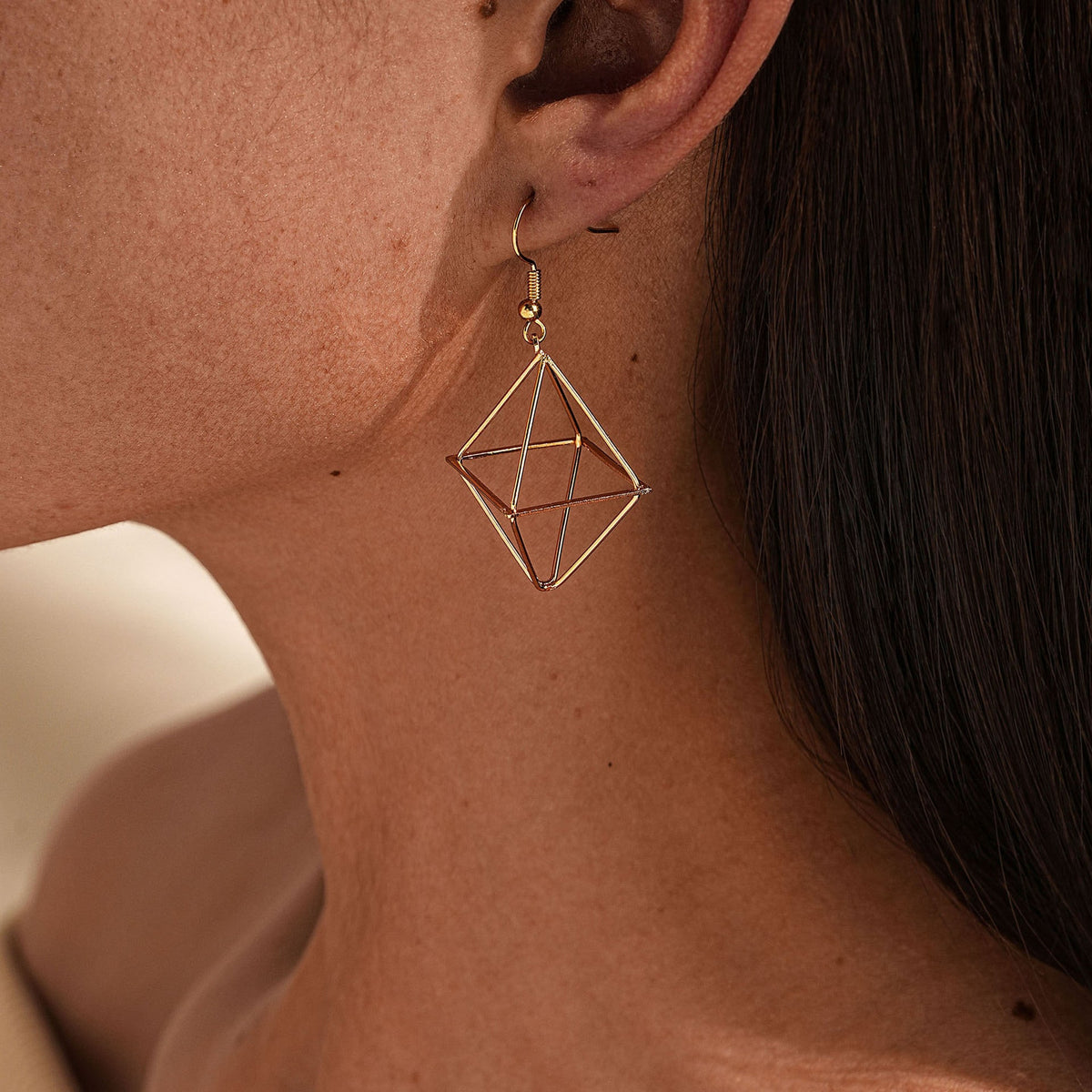 Charming Earring for Any Occasion