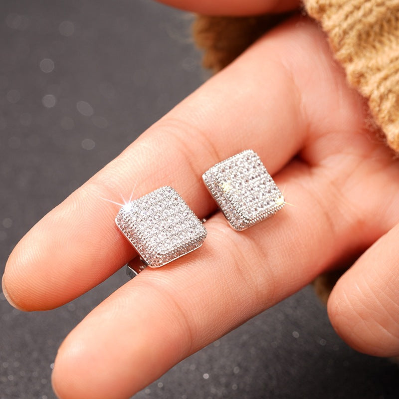 Charming Earring for Any Occasion