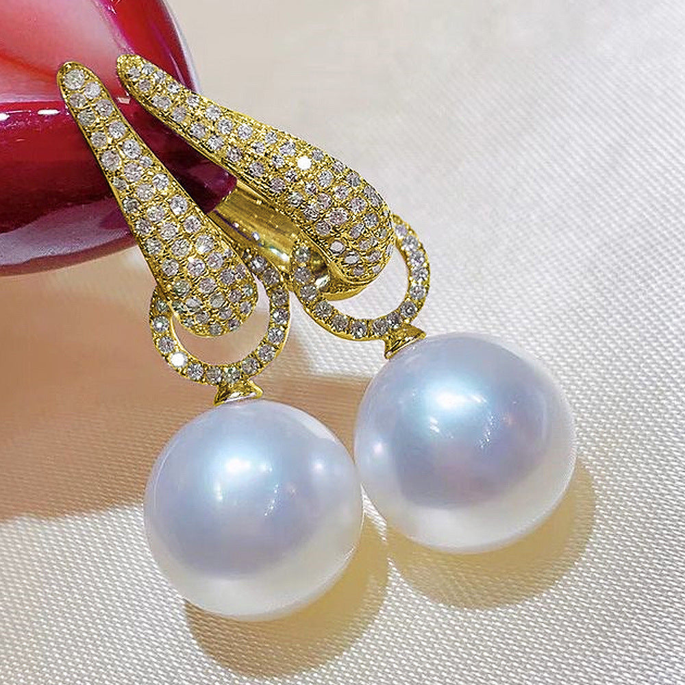 Beautiful Pearl Earring with Unique Style
