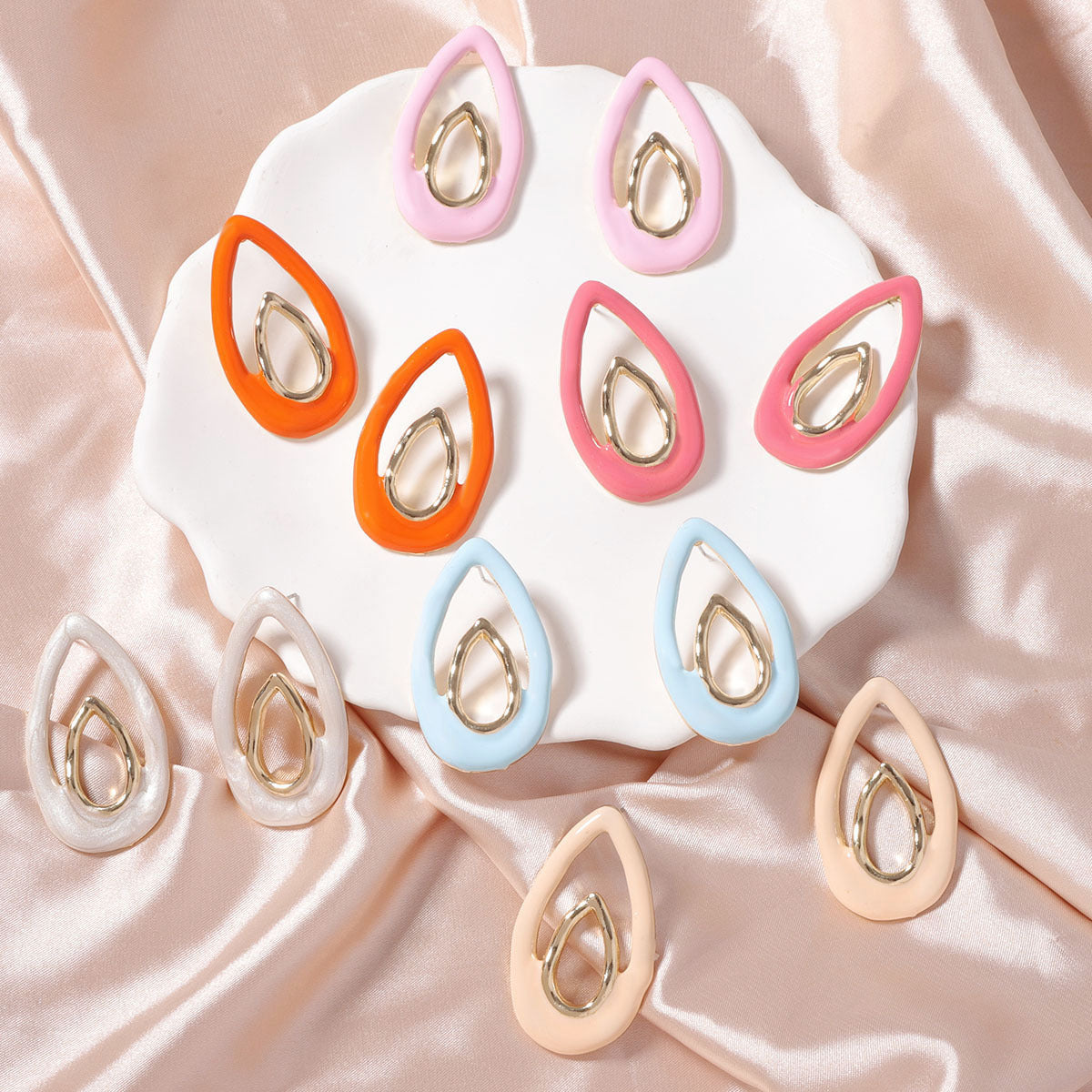 Charming Earring for Any Occasion