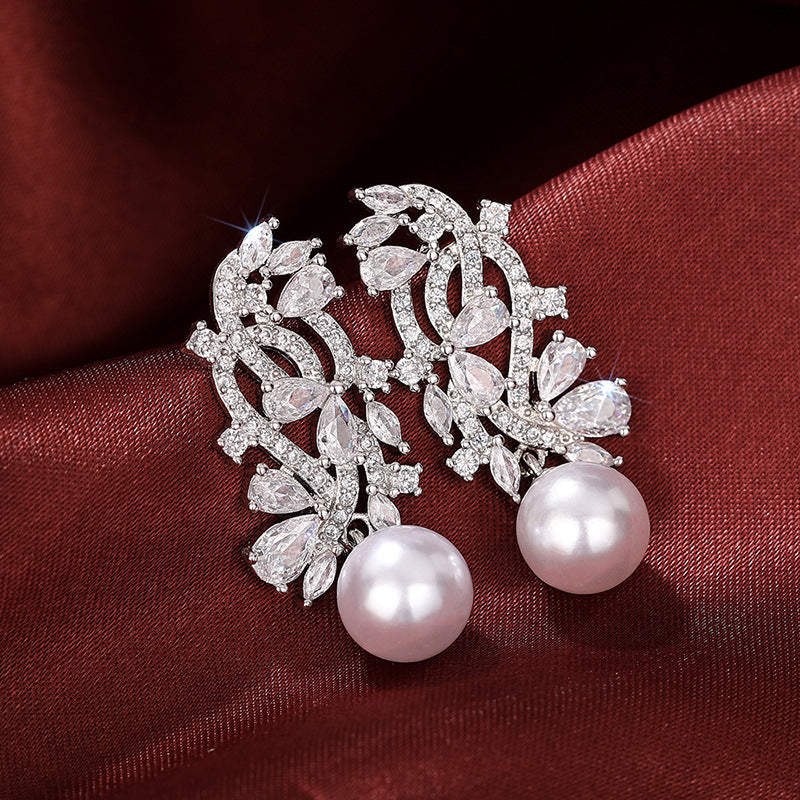 Beautiful Pearl Earring with Unique Style