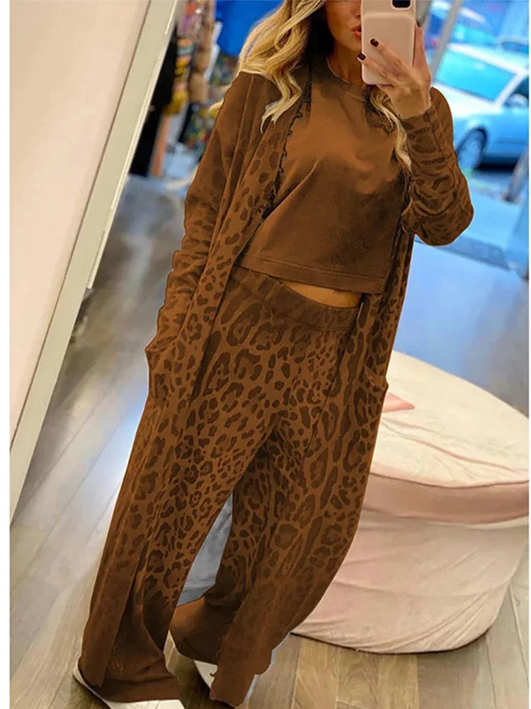 JO | Set consisting of leopard print vest, long sleeve pocket and trousers with elastic waistband