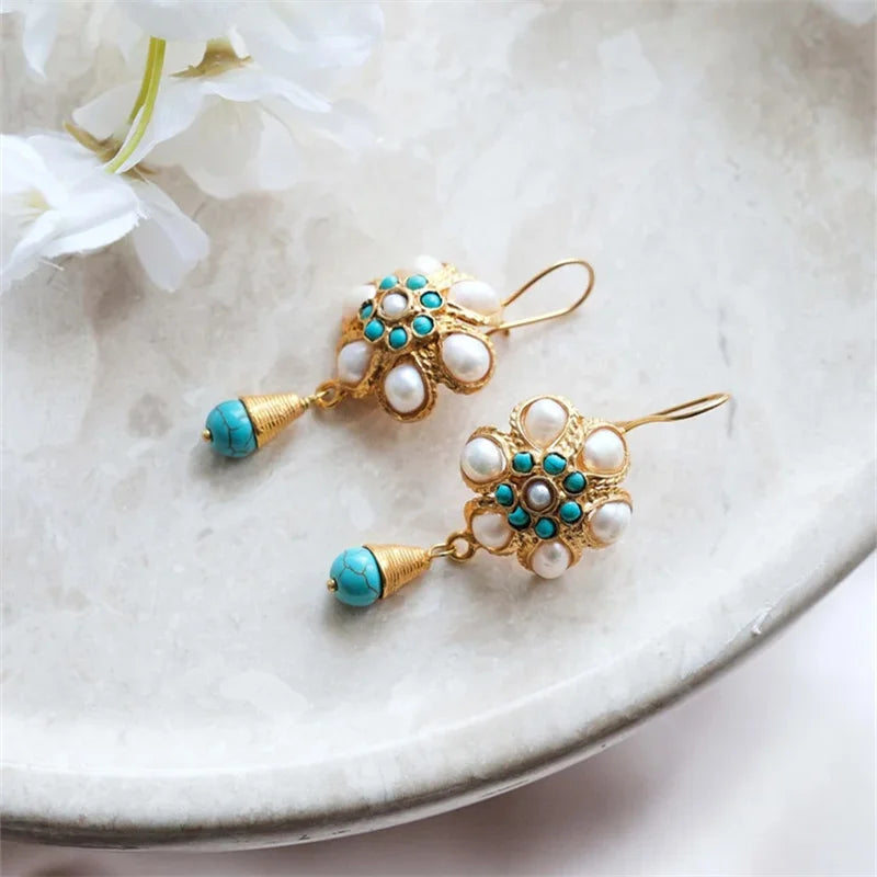 Charming Gold Earring for Any Occasion