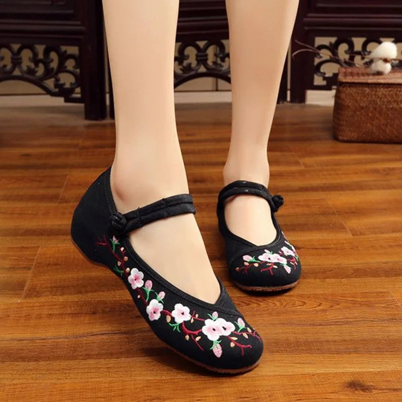 Versatile and Supportive Orthopedic Shoes