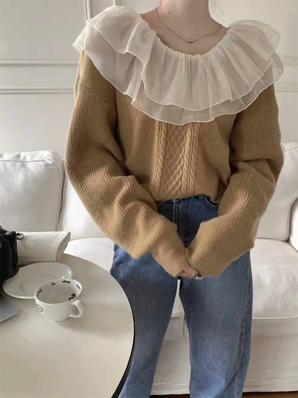 JO | Sweater with ruffles