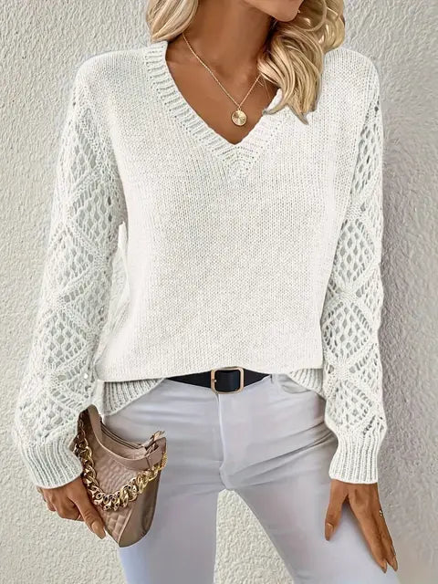 JO | Solid V-neck knitted sweater