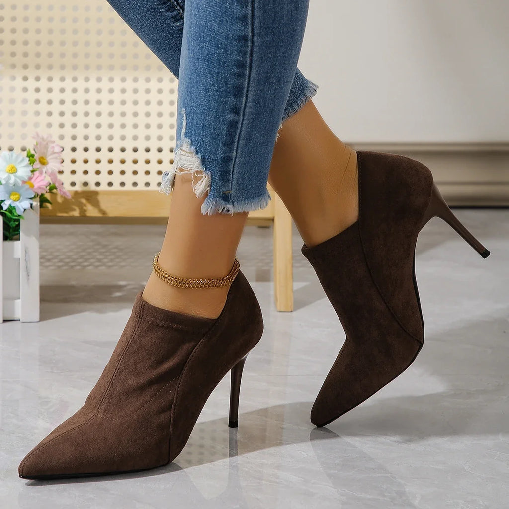 Tailored and Comfortable Orthopedic Heels