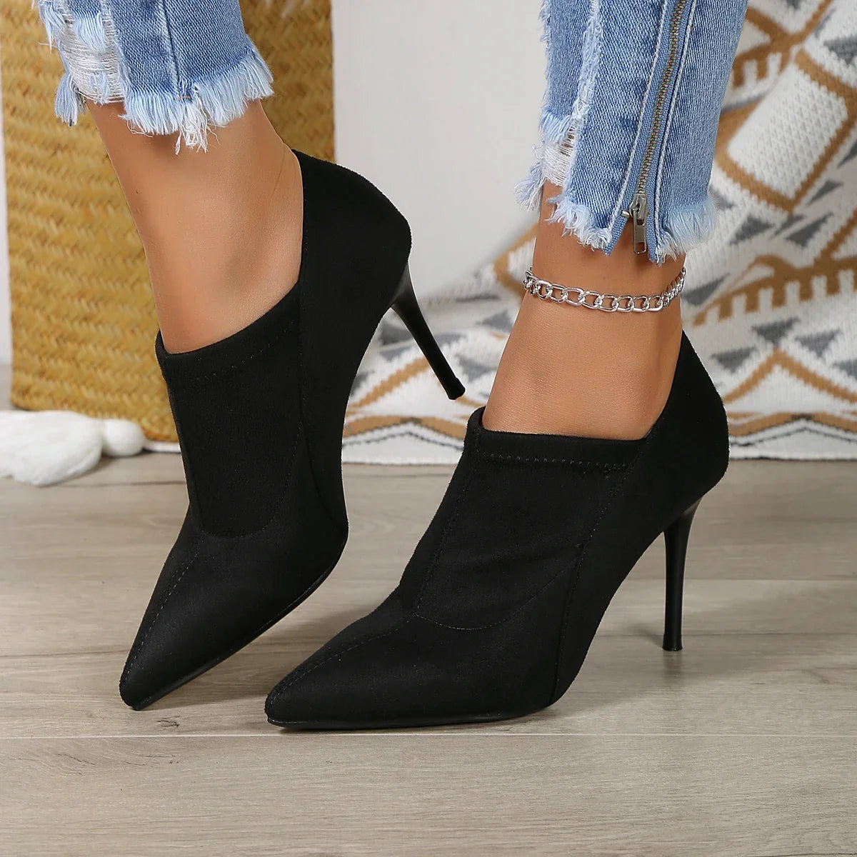 Tailored and Comfortable Orthopedic Heels