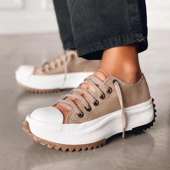 JO | Fashionable, supportive orthopaedic sneakers